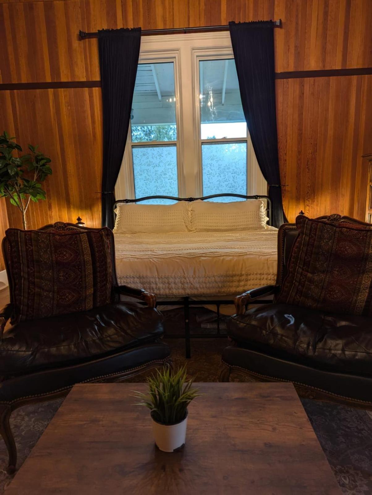 Woodside Farm Country Inn Sooke Dış mekan fotoğraf