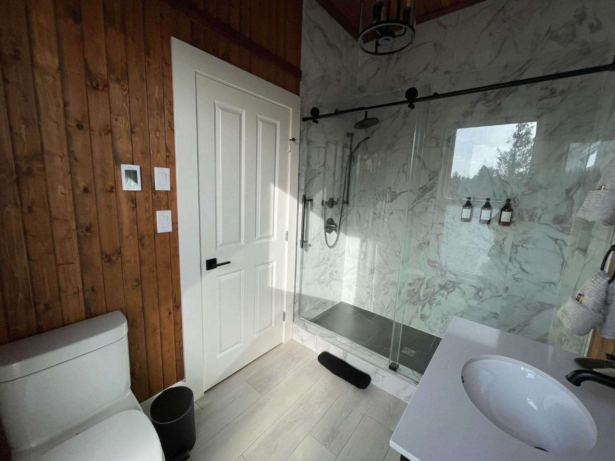 Woodside Farm Country Inn Sooke Dış mekan fotoğraf
