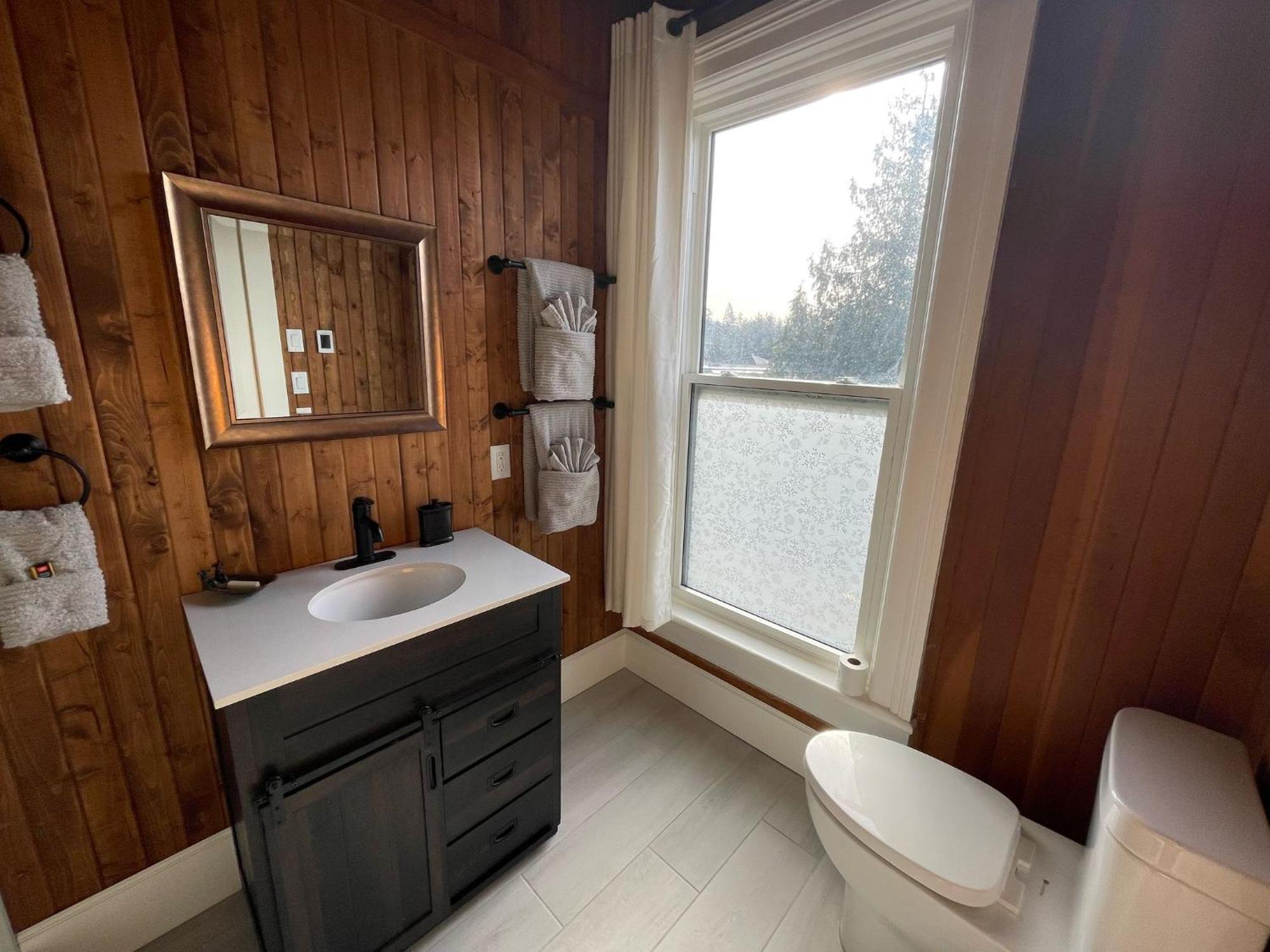 Woodside Farm Country Inn Sooke Dış mekan fotoğraf