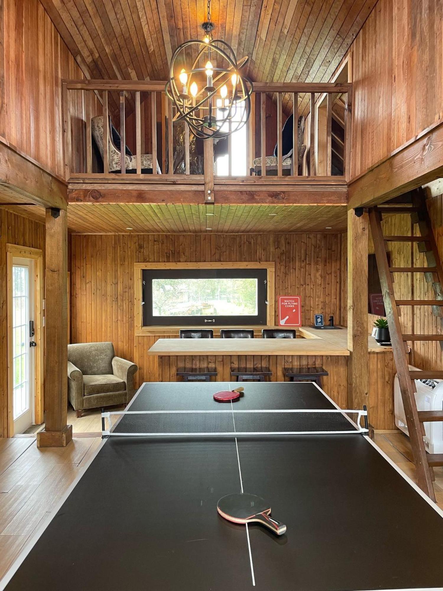 Woodside Farm Country Inn Sooke Dış mekan fotoğraf