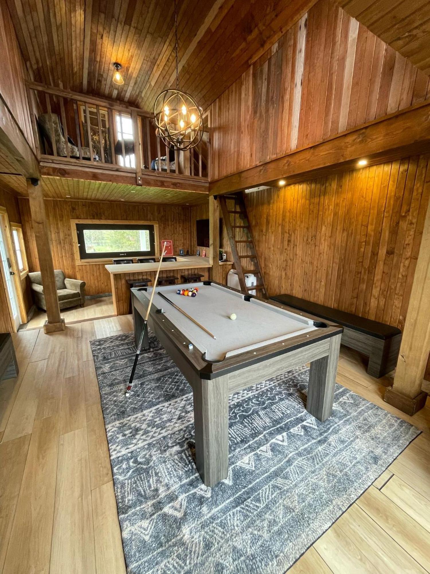 Woodside Farm Country Inn Sooke Dış mekan fotoğraf