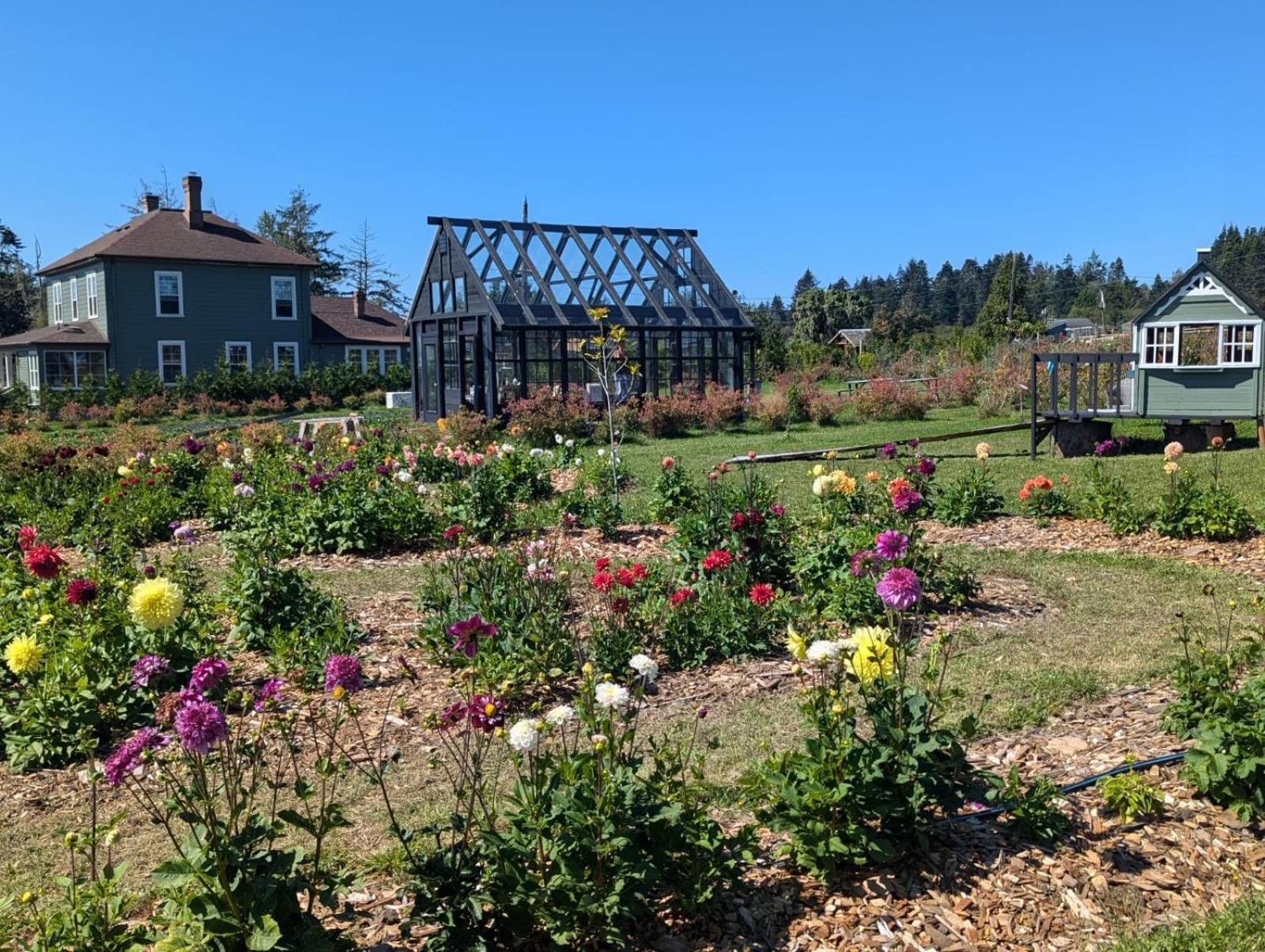 Woodside Farm Country Inn Sooke Dış mekan fotoğraf