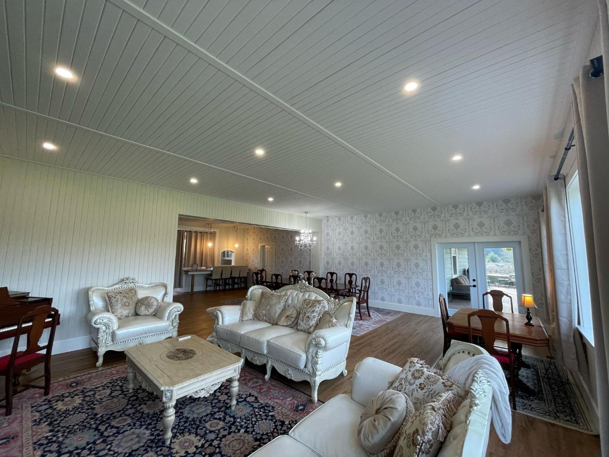 Woodside Farm Country Inn Sooke Dış mekan fotoğraf