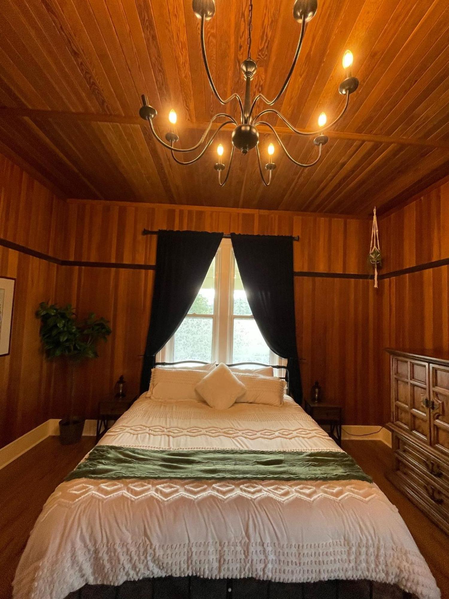 Woodside Farm Country Inn Sooke Dış mekan fotoğraf